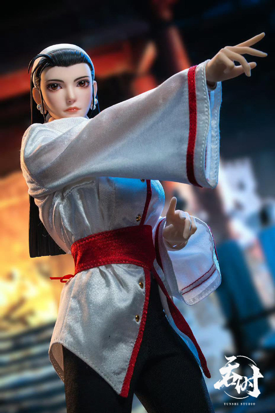 1:6 Chizuru Kagura Action Figure