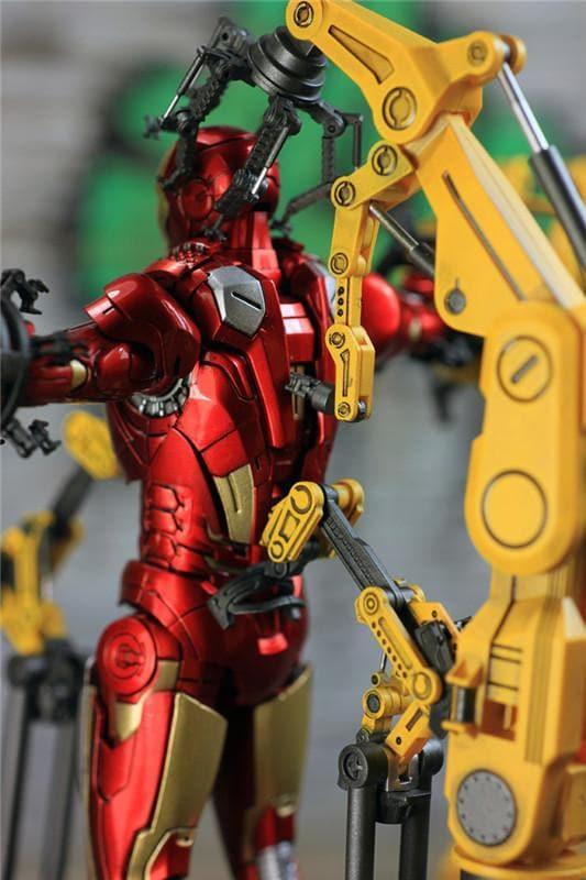 2GoodCo - 1:12 Iron Man Armor Suit-Up Gantry Display Scene
