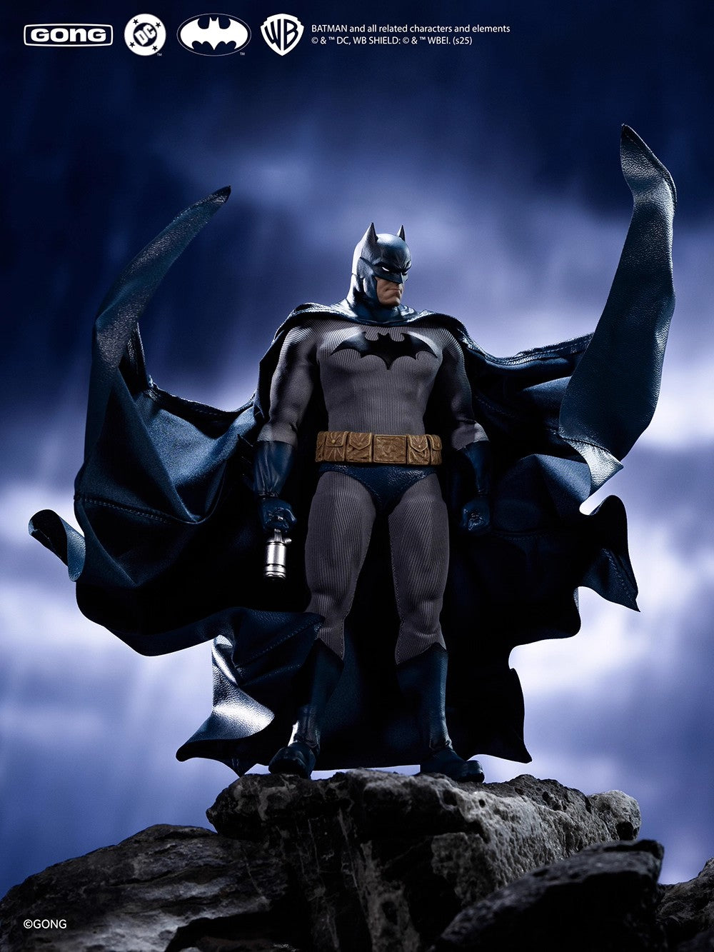 1:10 Batman Hush Action Figure