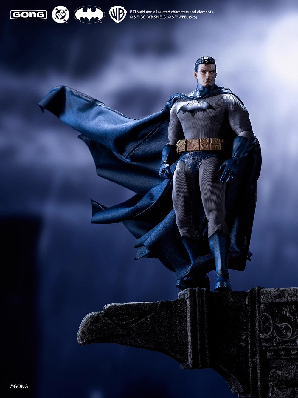 1:10 Batman Hush Action Figure