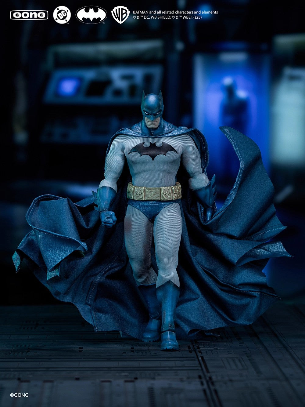 1:10 Batman Hush Action Figure