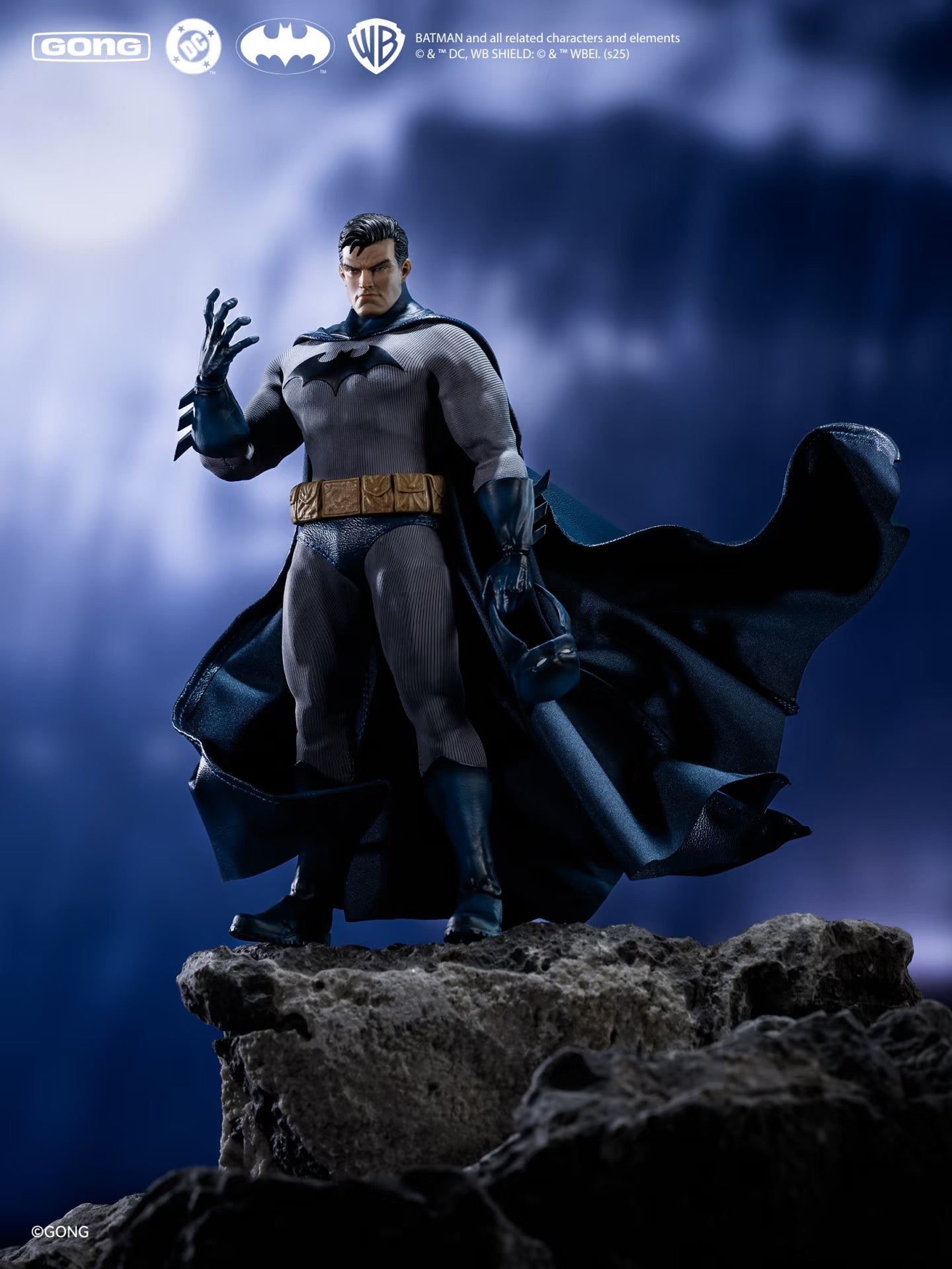 1:10 Batman Hush Action Figure