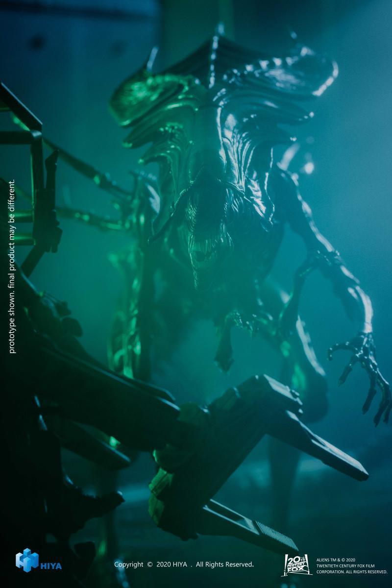 HIYA - 1:18 Alien Queen Action Figure