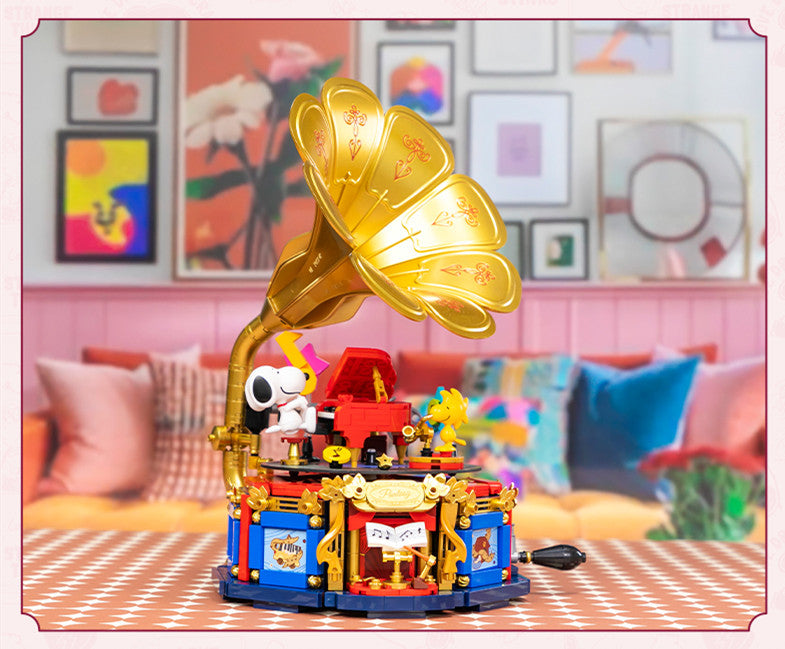 Snoopy Phonograph Building Blocks