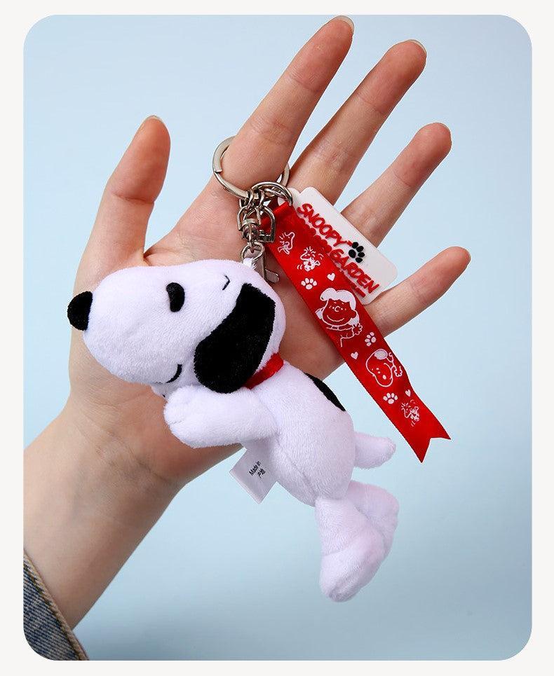 Peanuts LLC - Snoopy Stuffed Key Chain - inshobby.com
