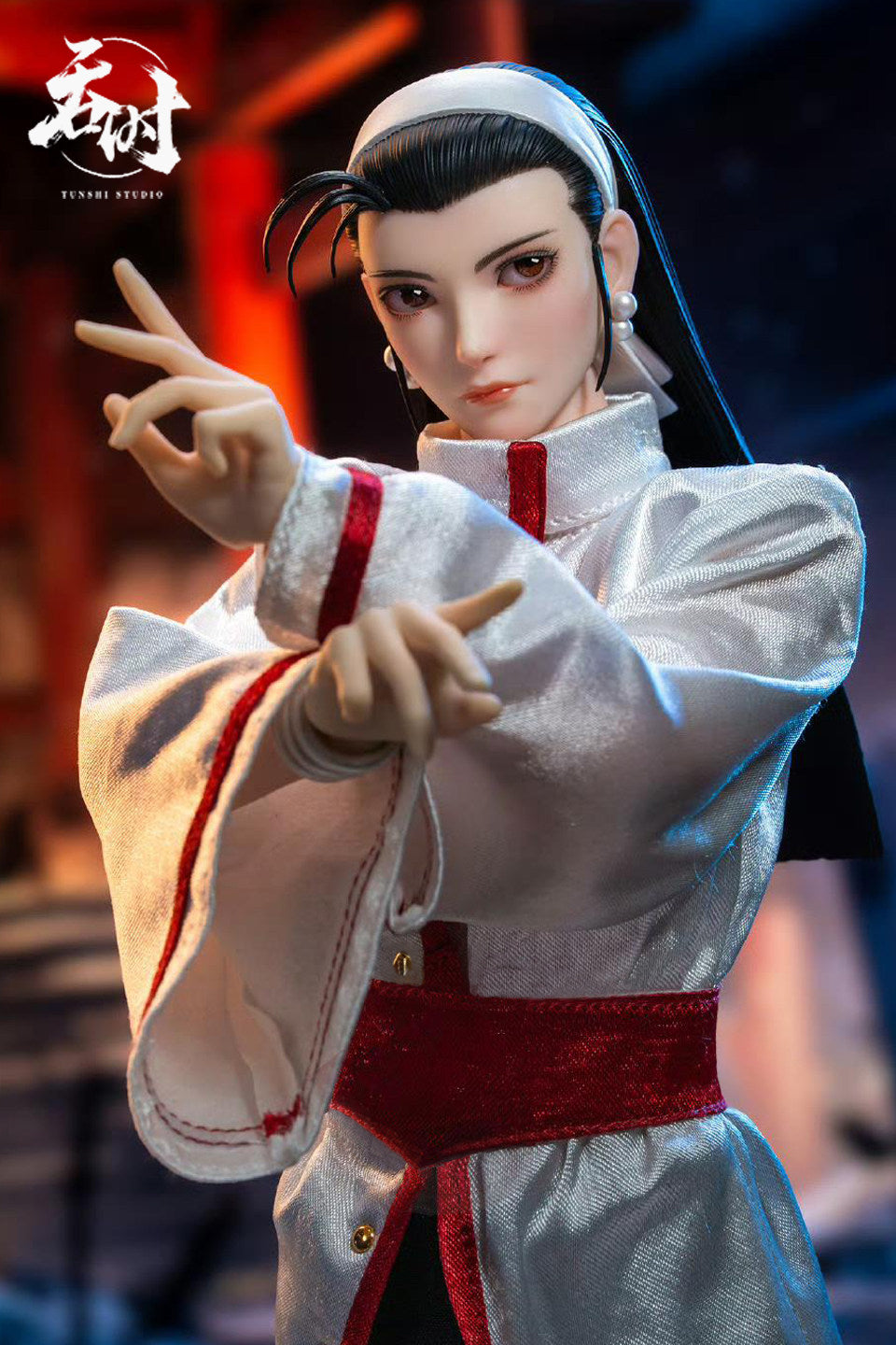 1:6 Chizuru Kagura Action Figure