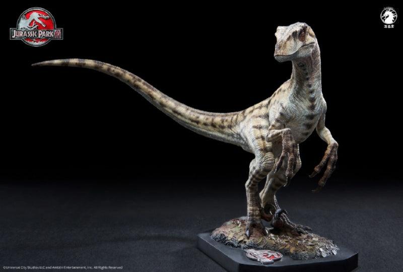 W-Dragon - 1:10 Female Velociraptor Figure - inshobby.com