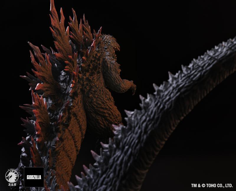 W-Dragon - Millennium Godzilla Figure - inshobby.com