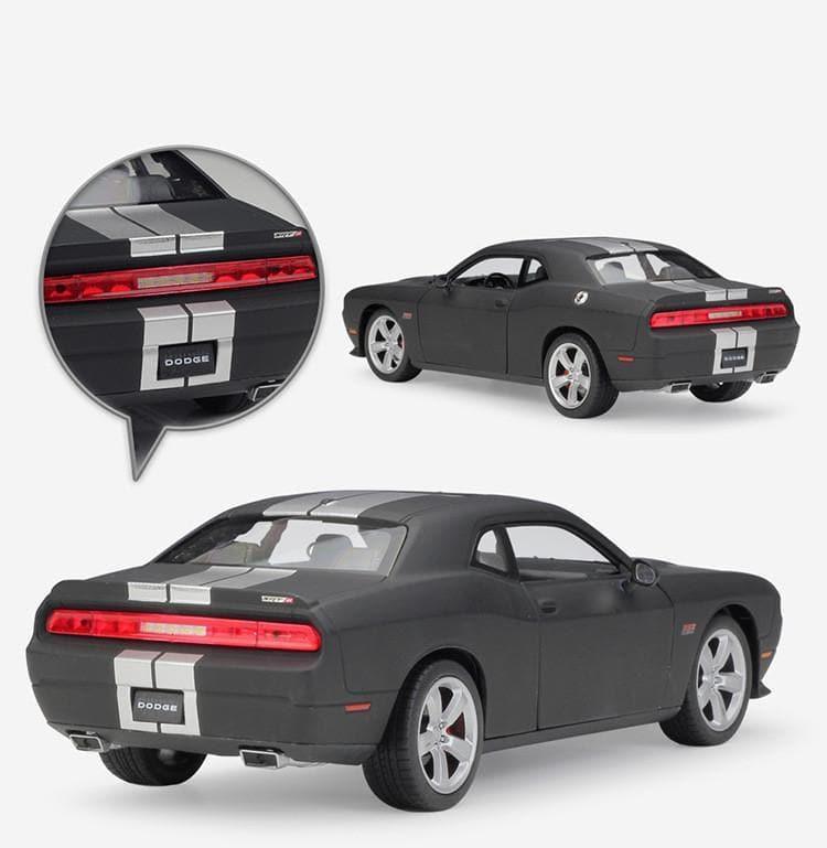 Welly - 1:24 Dodge 2012 Challenger SRT Alloy Model Car - inshobby.com